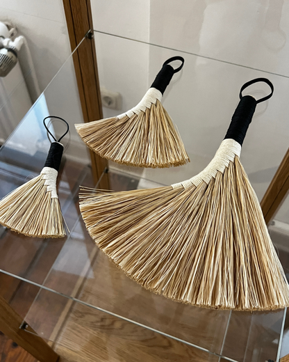 Bargn2015 Ramie Bok-Broom Small
