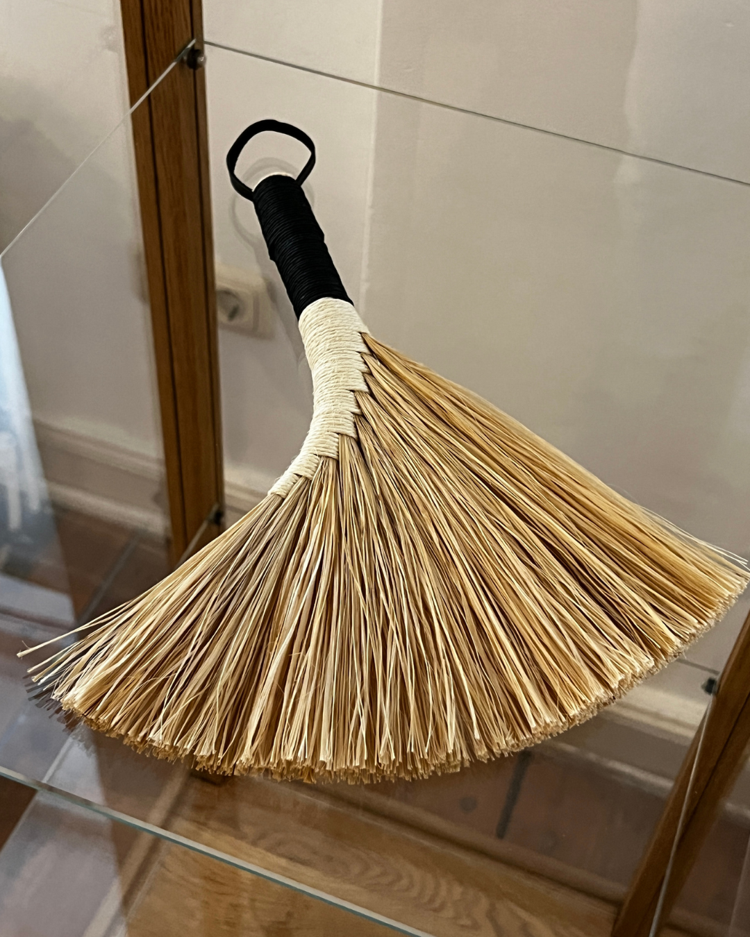Bargn2015 Ramie Bok-Broom Large