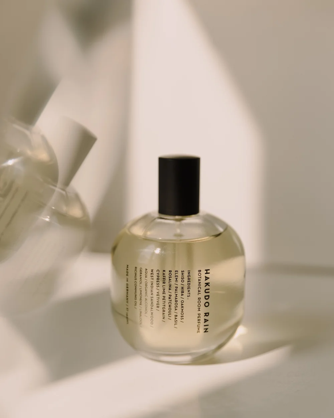 Aoiro Hakudo Rain Botanical Room Perfume